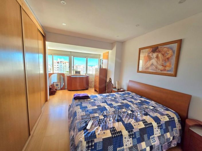 Image No.20-4 Bed Apartment for sale