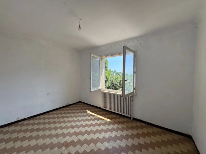 Image No.14-5 Bed House for sale