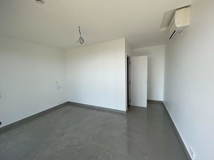 Image No.23-5 Bed House for sale