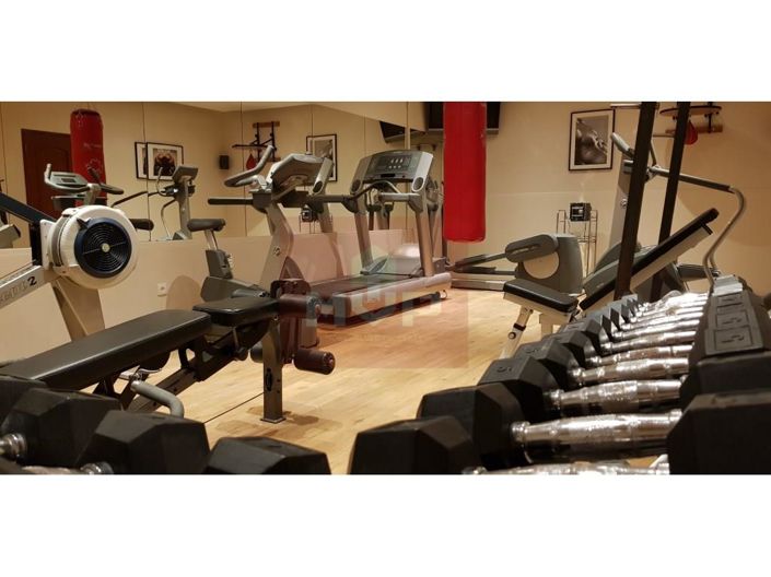 Image No.25-7 Bed House for sale