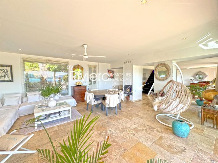 Image No.30-5 Bed House for sale