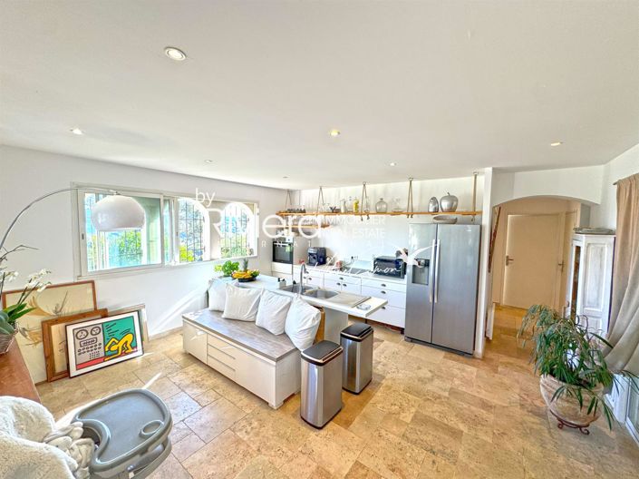 Image No.9-5 Bed House for sale