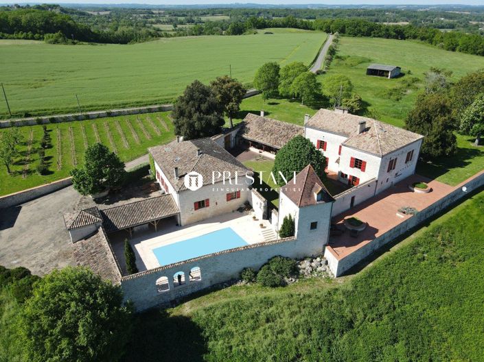 Image No.18-6 Bed Property for sale