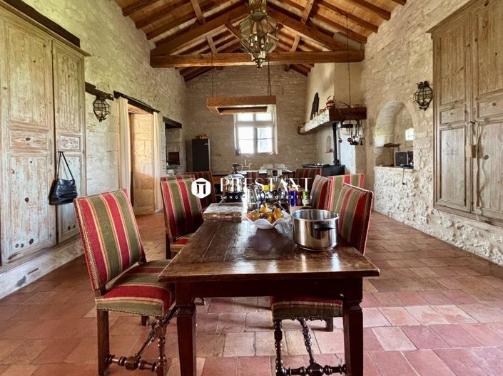 Image No.2-6 Bed Property for sale