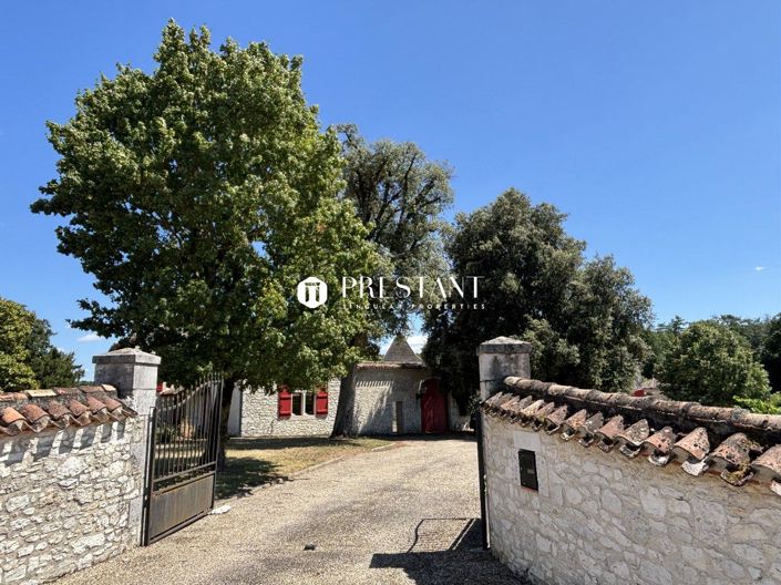 Image No.20-6 Bed Property for sale