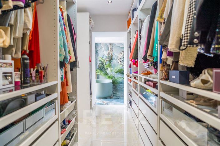 Image No.7-3 Bed Property for sale