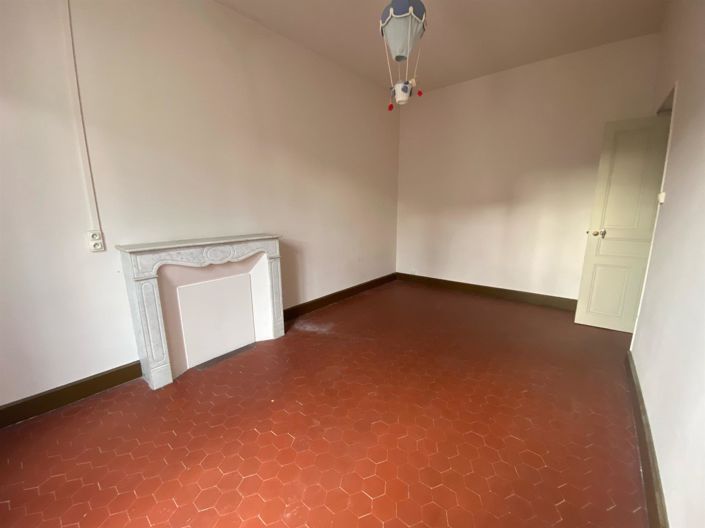 Image No.11-3 Bed House for sale