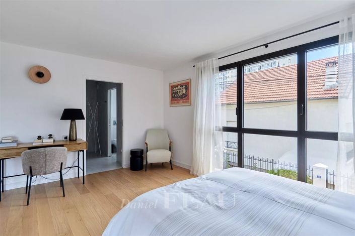 Image No.10-5 Bed House for sale