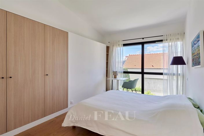 Image No.11-5 Bed House for sale