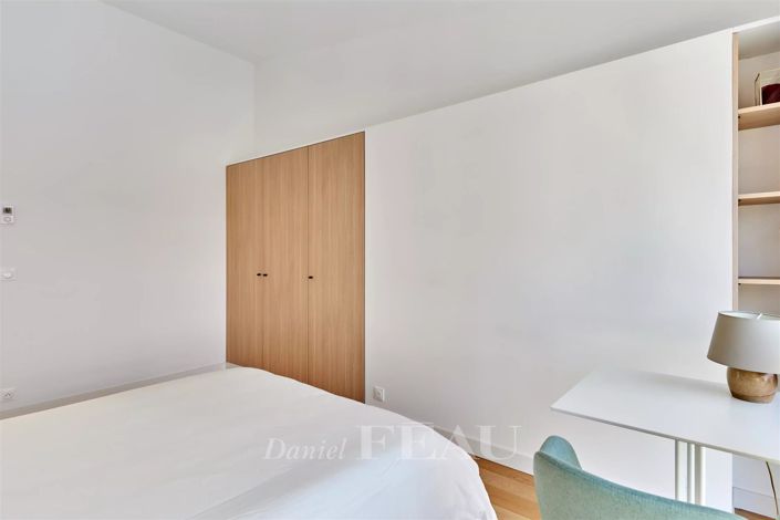 Image No.12-5 Bed House for sale