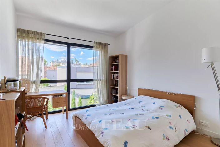 Image No.13-5 Bed House for sale