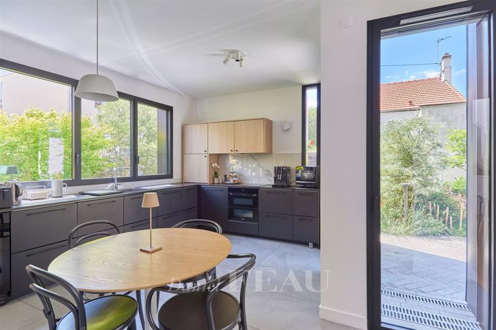 Image No.19-5 Bed House for sale