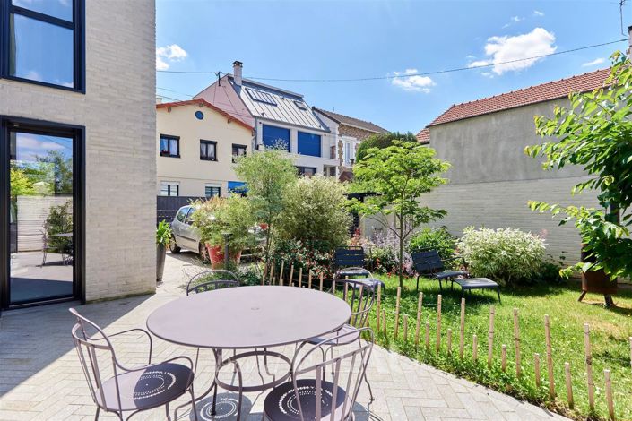 Image No.2-5 Bed House for sale