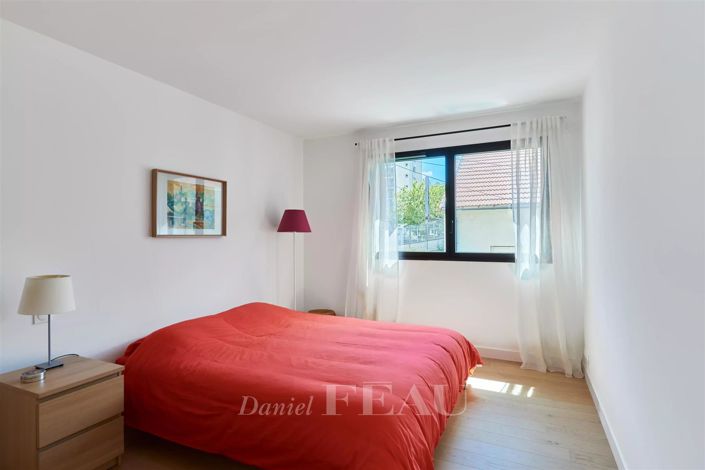 Image No.20-5 Bed House for sale