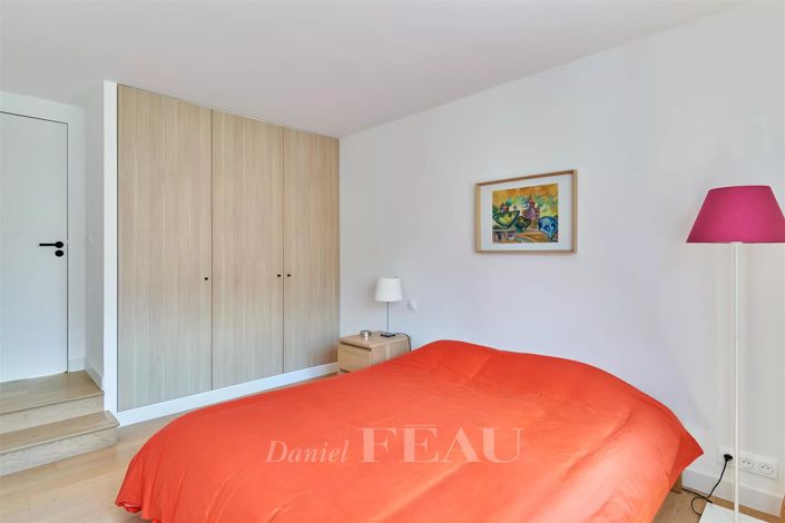 Image No.21-5 Bed House for sale