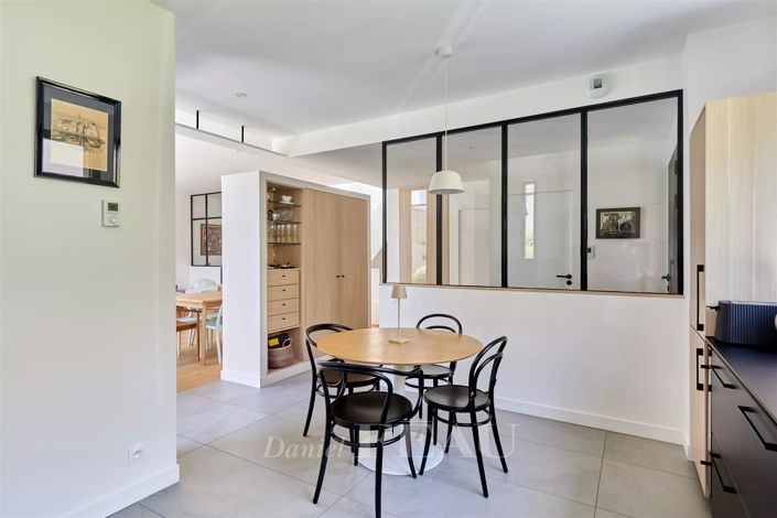 Image No.23-5 Bed House for sale