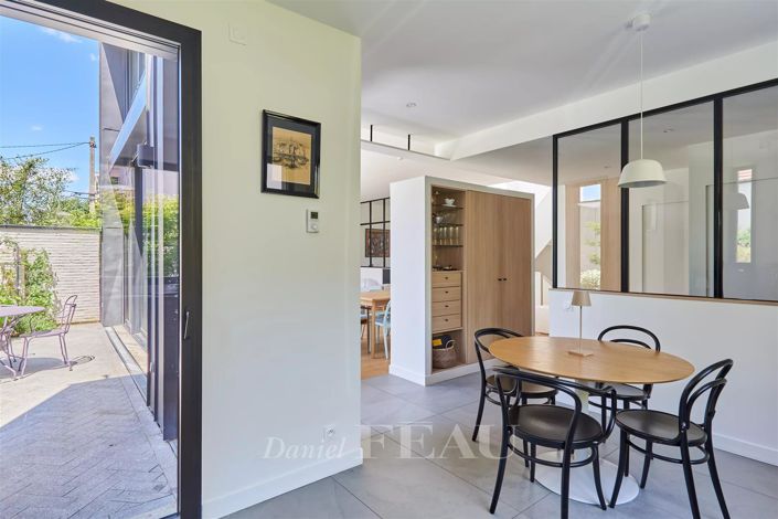 Image No.24-5 Bed House for sale