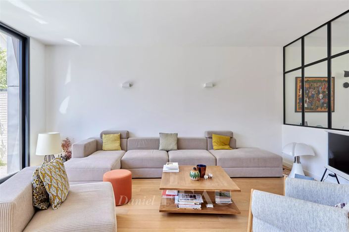 Image No.31-5 Bed House for sale