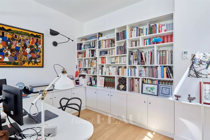 Image No.40-5 Bed House for sale