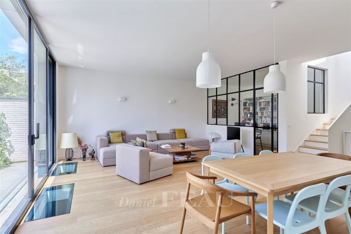 Image No.5-5 Bed House for sale