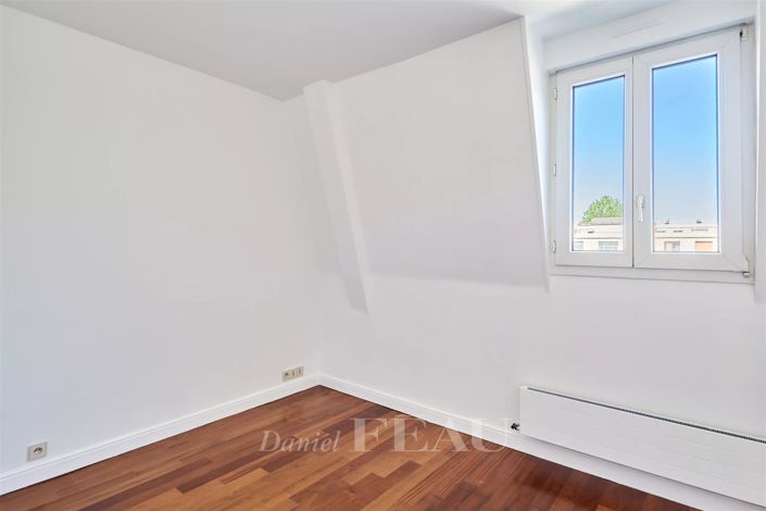 Image No.20-4 Bed Apartment for sale