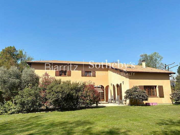 Image No.1-6 Bed House for sale