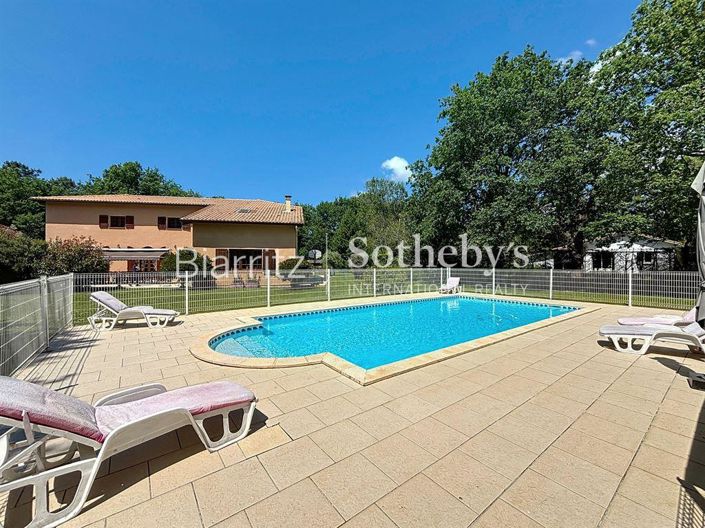 Image No.3-6 Bed House for sale