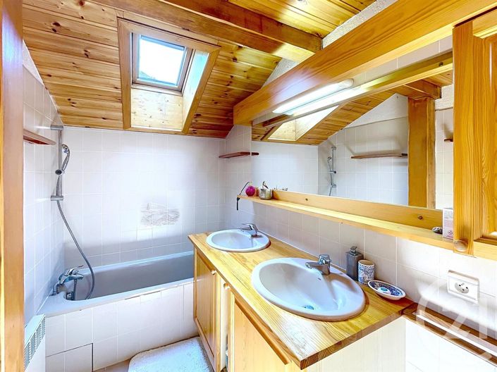 Image No.10-3 Bed Apartment for sale