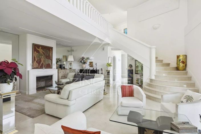 Image No.8-4 Bed House for sale