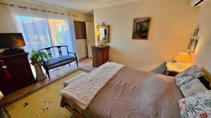 Image No.17-4 Bed House for sale