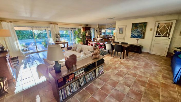 Image No.3-4 Bed House for sale