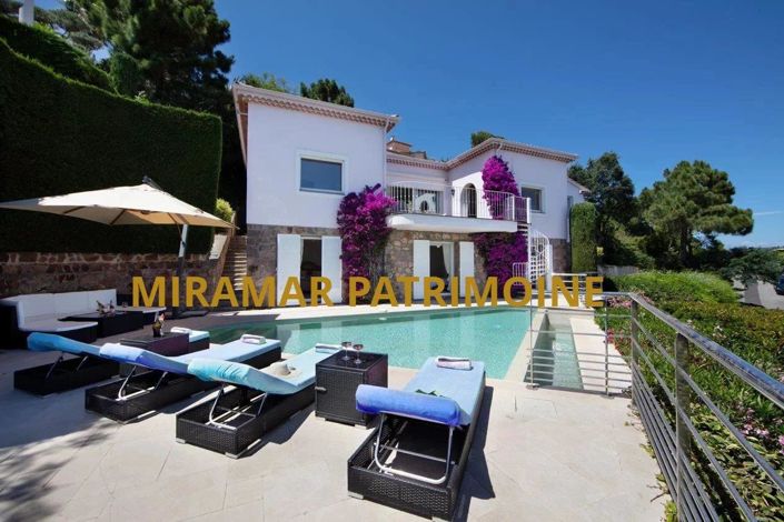 Image No.1-4 Bed House for sale