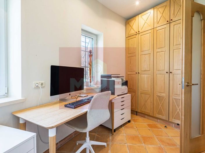 Image No.10-3 Bed House for sale