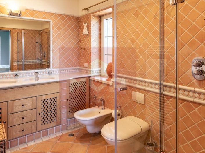 Image No.15-3 Bed House for sale