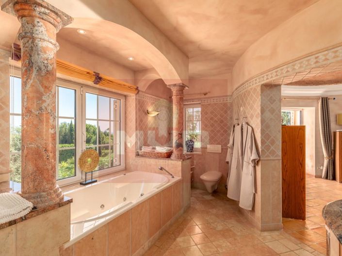 Image No.16-3 Bed House for sale