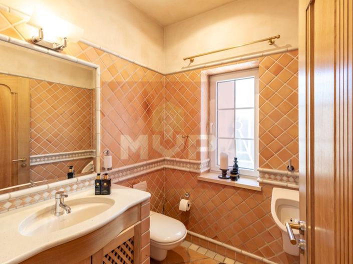 Image No.20-3 Bed House for sale