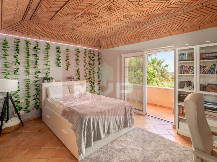 Image No.26-3 Bed House for sale