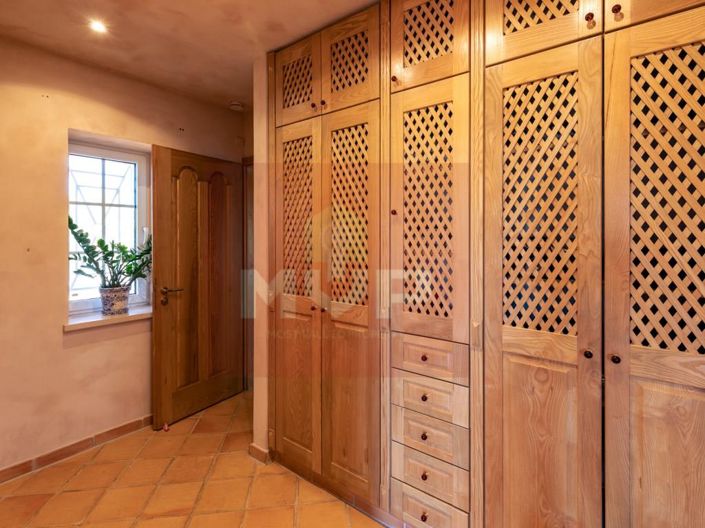 Image No.41-3 Bed House for sale