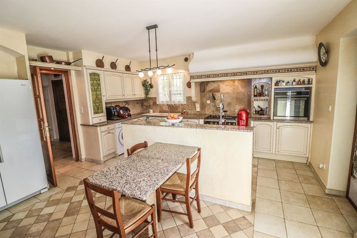 Image No.19-4 Bed House for sale