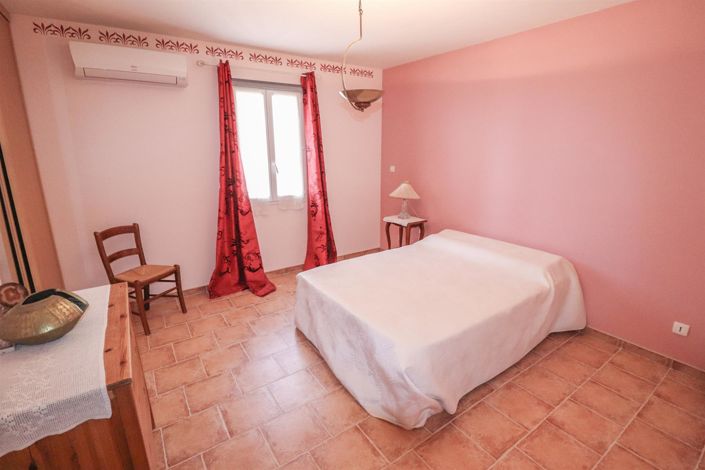 Image No.28-4 Bed House for sale