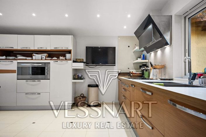 Image No.11-4 Bed House for sale