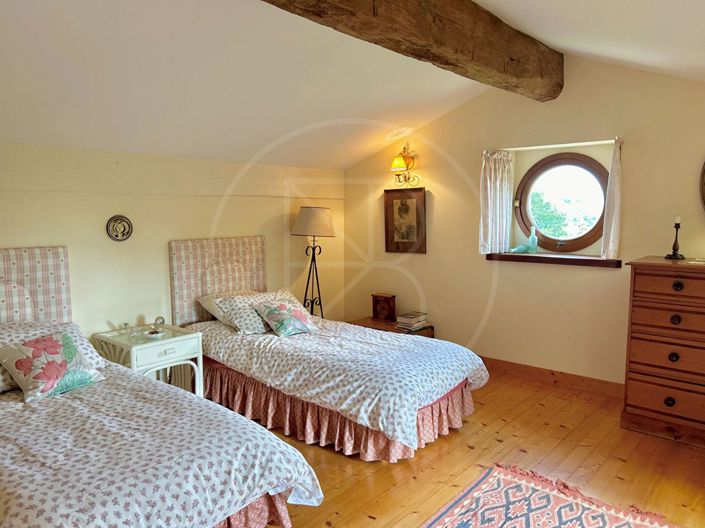 Image No.11-3 Bed House for sale