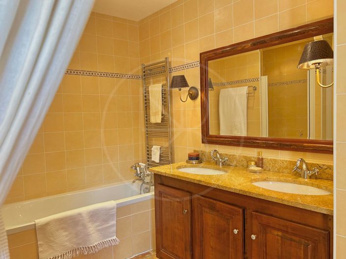 Image No.13-3 Bed House for sale