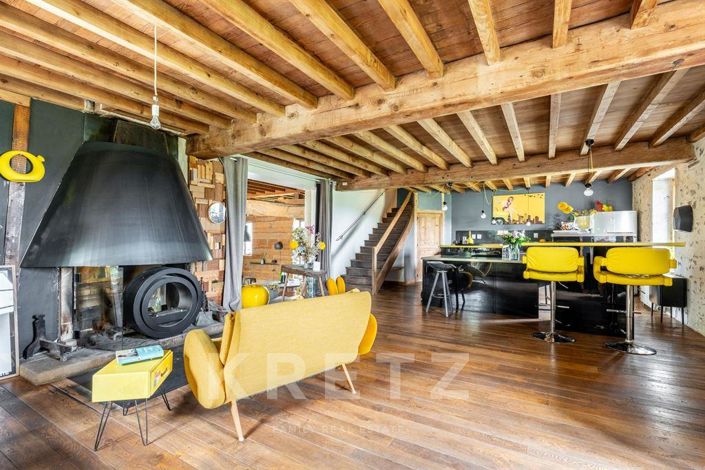 Image No.1-9 Bed House for sale