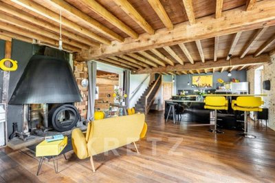 1 - Vaux-en-Beaujolais, House