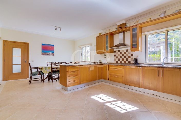 Image No.22-4 Bed House for sale