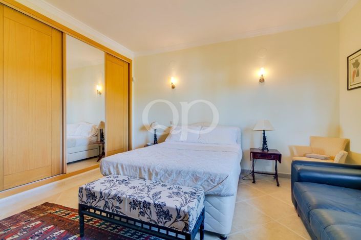 Image No.26-4 Bed House for sale