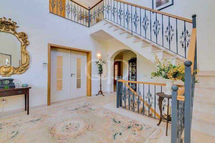 Image No.3-4 Bed House for sale