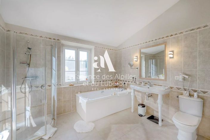 Image No.12-5 Bed House for sale