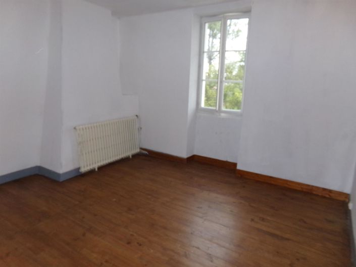 Image No.10-5 Bed House for sale